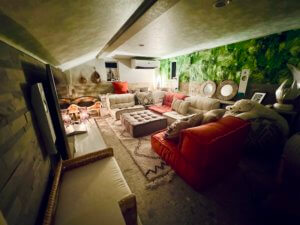 物置となっていた屋根裏を猫のためにDIYした結果